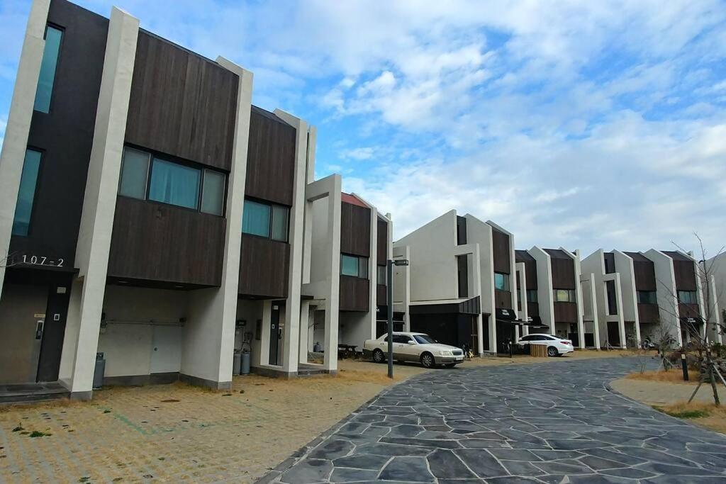 Coveted Palms Village Pension 济州市 外观 照片